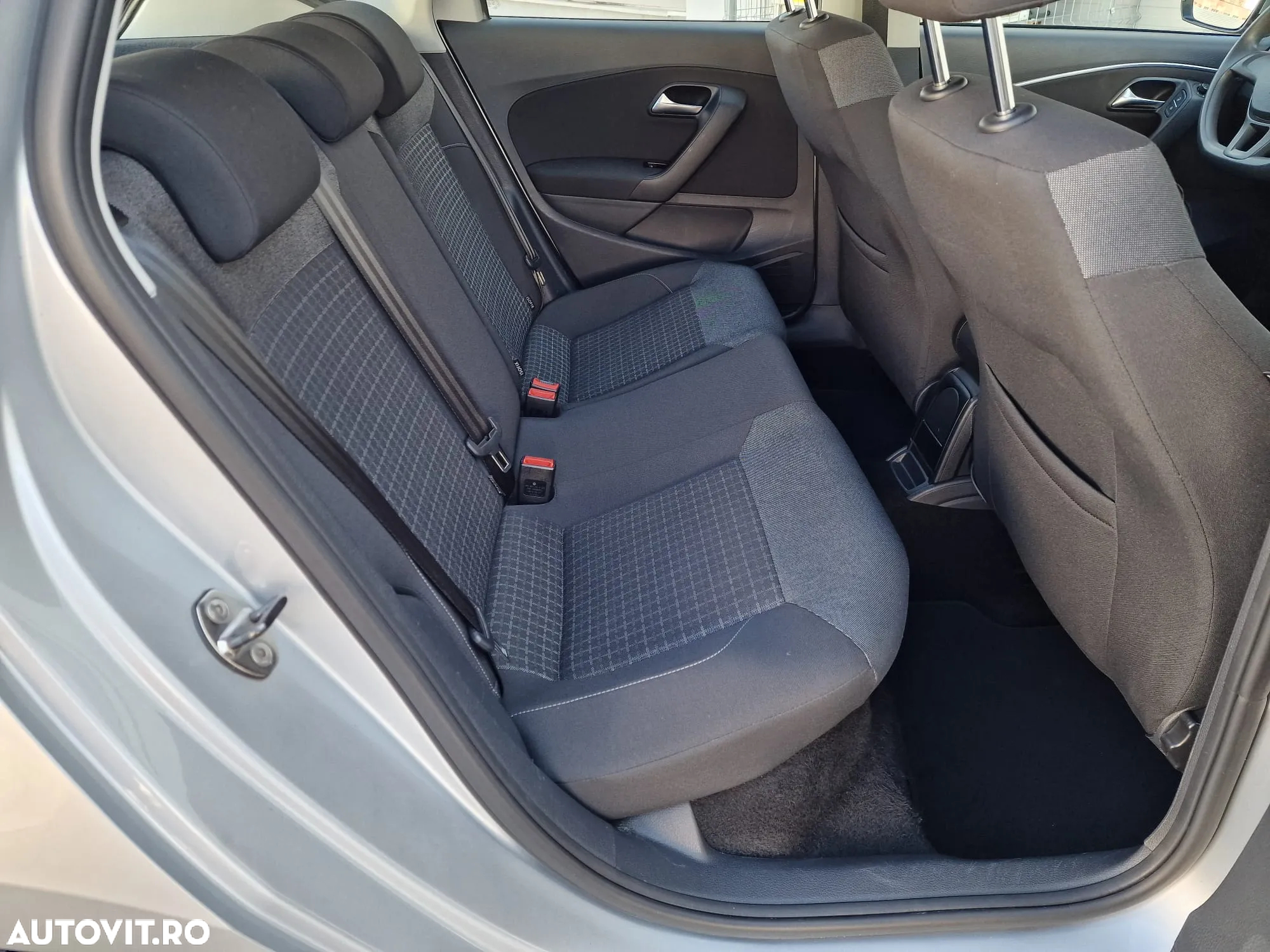 Volkswagen Polo 1.4 TDI (Blue Motion Technology) Comfortline - 10