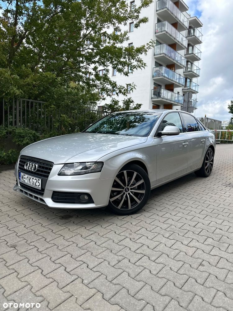 Audi A4 Limousine - 1