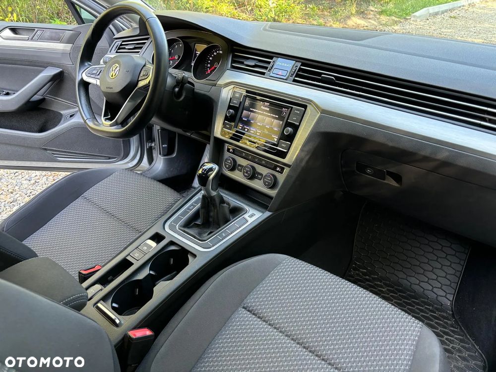 Volkswagen Passat 1.5 TSI EVO Business - 35