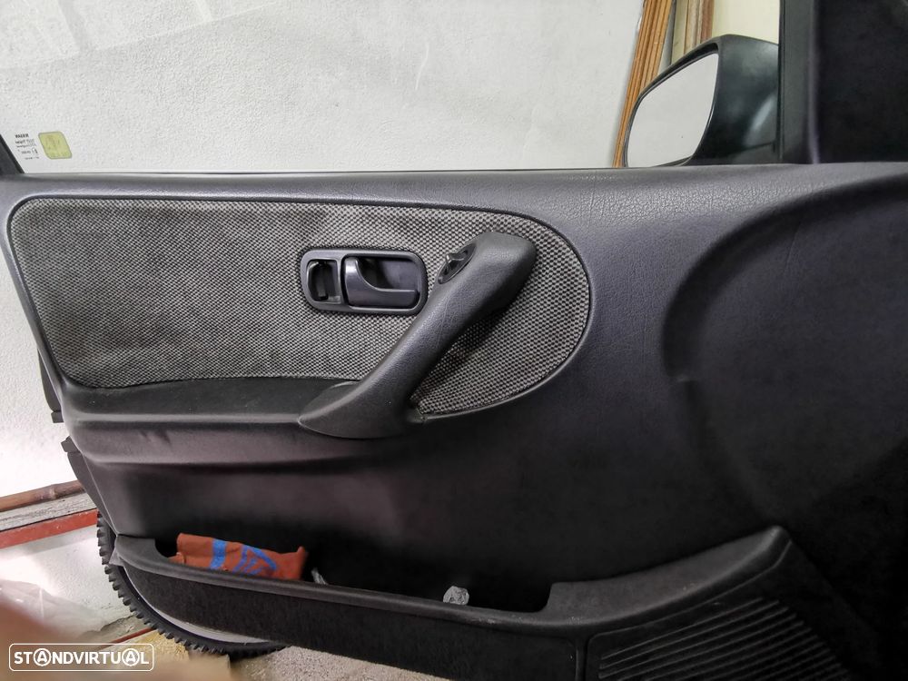 Nissan Primera Hatchback 1.6 LX + - 15