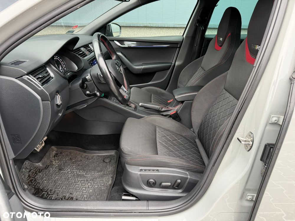 Skoda Octavia 2.0 TDI RS DSG - 8