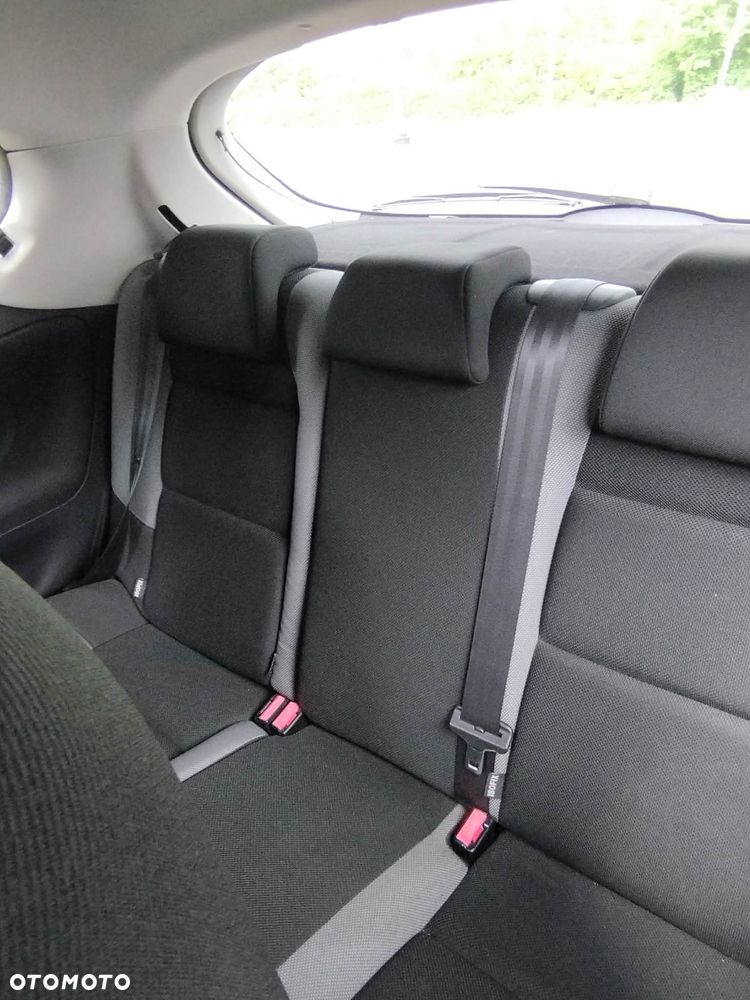 Peugeot 207 75 Urban Move - 14