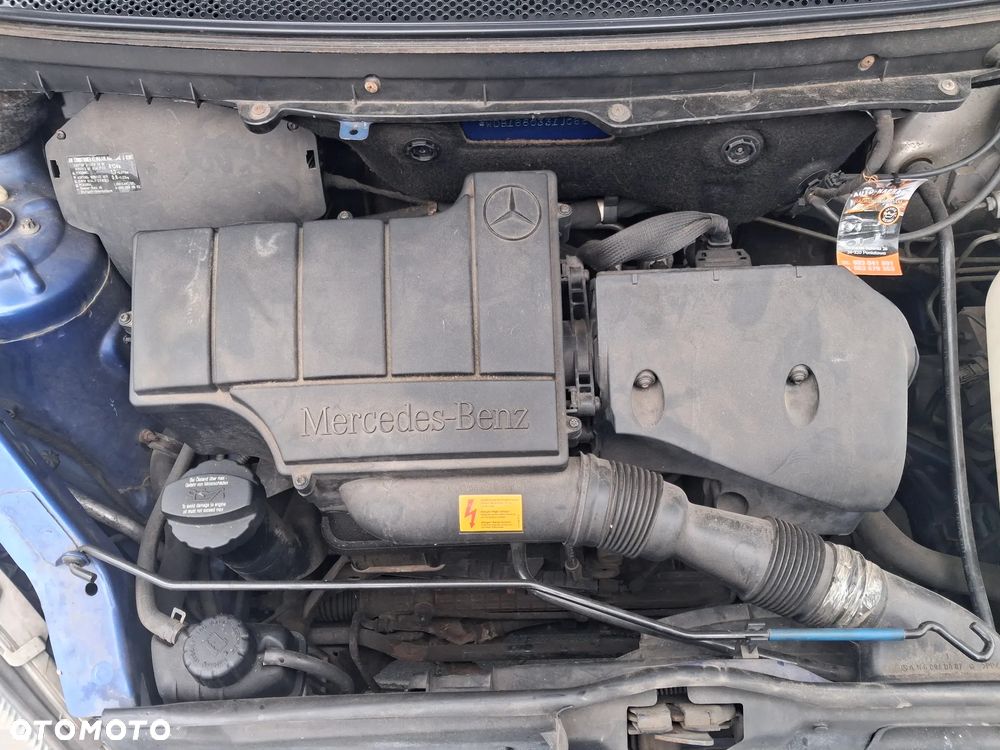Mercedes A160 ELCH A klasa W168 silnik 1.6 Benzyna 166.930 skrzynia biegów drzwi klapa maska zderzak błotnik lakier 933 Tiefseeblau / Deep Sea Blue alternator listwa wtryskowa przepustnica przepływomierz alternator maglownica wahacz pompa wspomagania sprężarka klimatyzacji cewka wentylator sterownik stacyjka moduł silniczek panel przewód wiązka radio fotel fotele tapicerka skórzana skóra boczek podłokietnik szyba zwrotnica EGR chłodnica pas wzmocnienie lusterko lampa reflektor tłumik wydech halogen hak holowniczy klamka belka sanki mcperson amortyzator sprężyna felga zwrotnica blenda mikrostyk kierownica mechanizm zamek zacisk hamulcowy jarzmo klamka włącznik schowek lewarek wybierak osłona łapa poduszka zbiorniczek rura manetki kolektor pompa ABS sprzęgło konsola tunel kratki nawiewu skóra szyberdach NA CZĘŚCI - 12