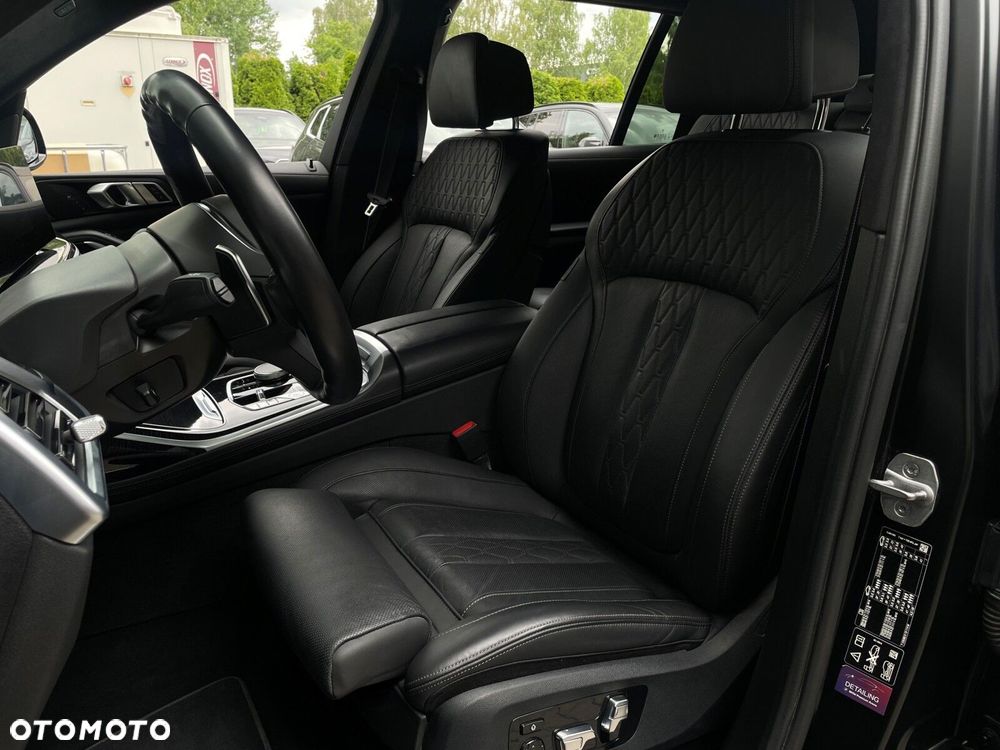 BMW X7 - 7