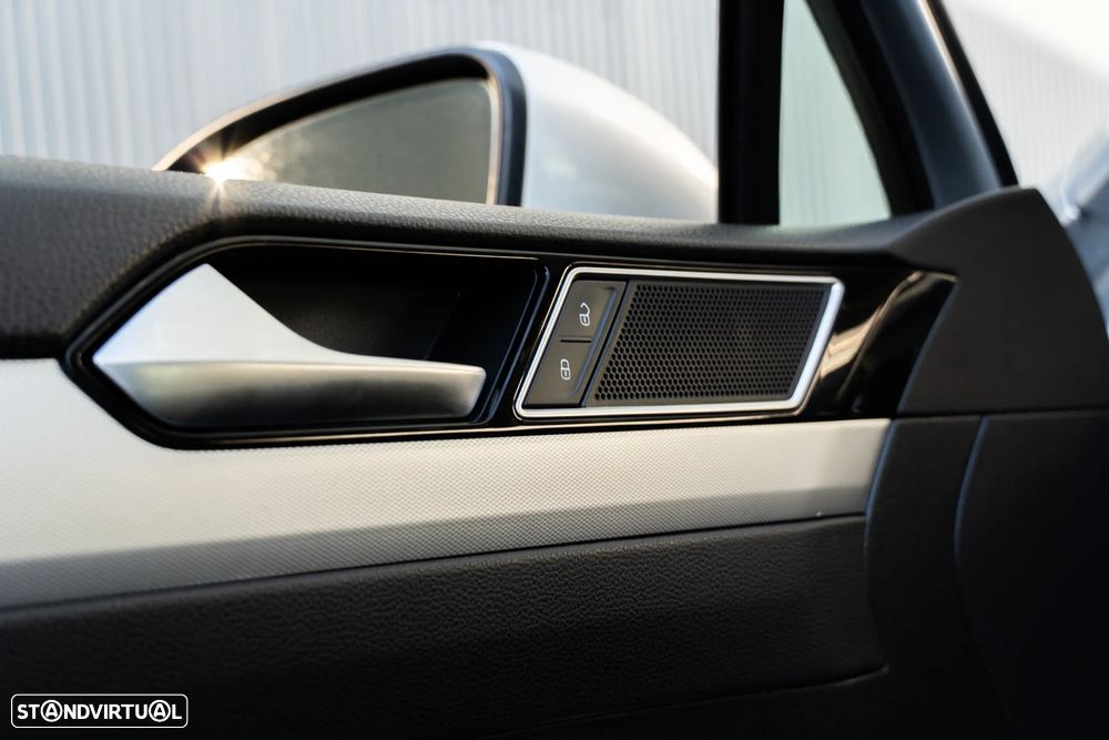 VW Passat Variant 1.6 TDI SCR DSG Business - 40