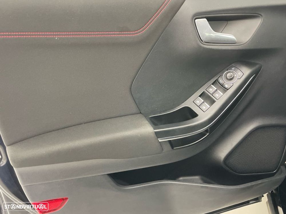 Ford Puma 1.0 EcoBoost MHEV Titanium — fotografia 16