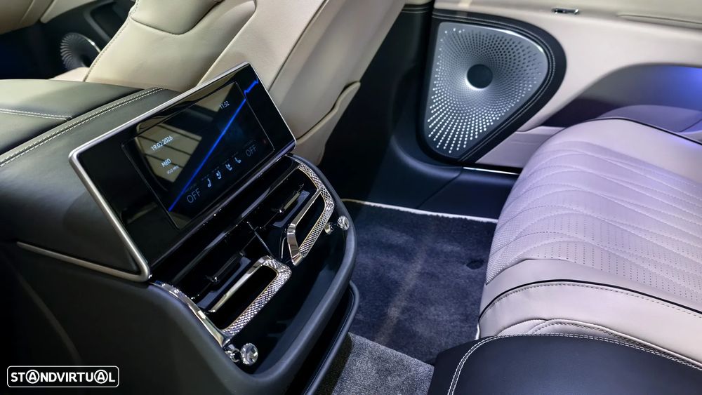 Bentley Flying Spur W12 - 11