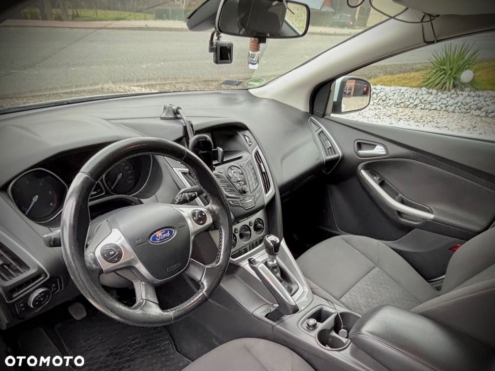 Ford Focus 1.6 TDCi DPF Champions Edition - 9