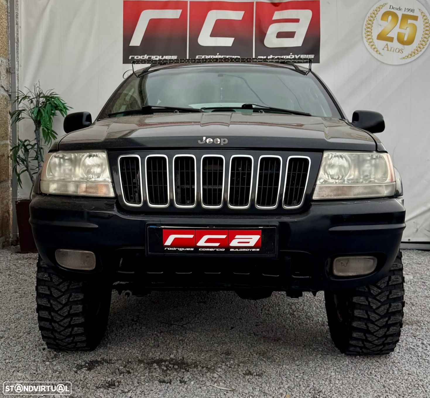 Jeep Grand Cherokee - 33
