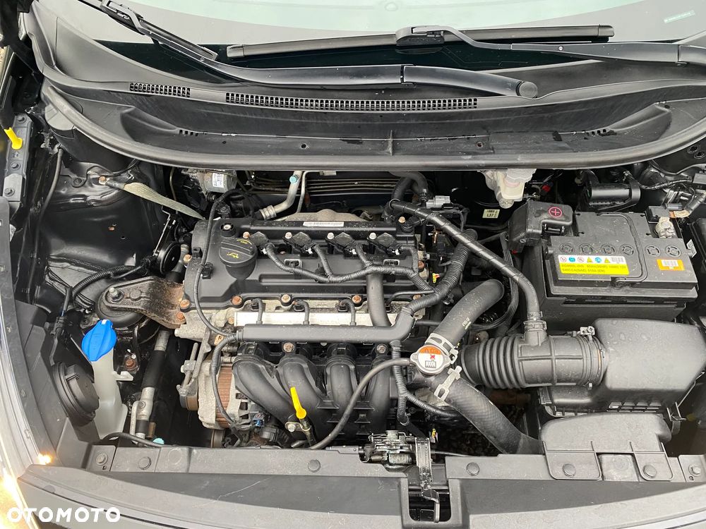 Kia Rio - 36