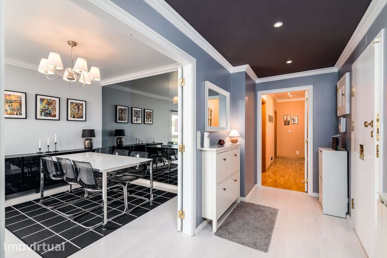 Apartamento T3 na Av. das Acácias, Jardins da Parede - Grande imagem: 2/17