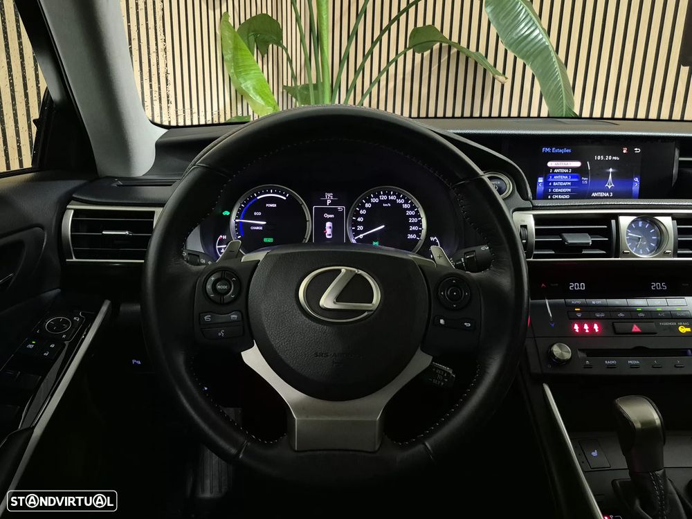 Lexus IS 300H Executive+ - 10