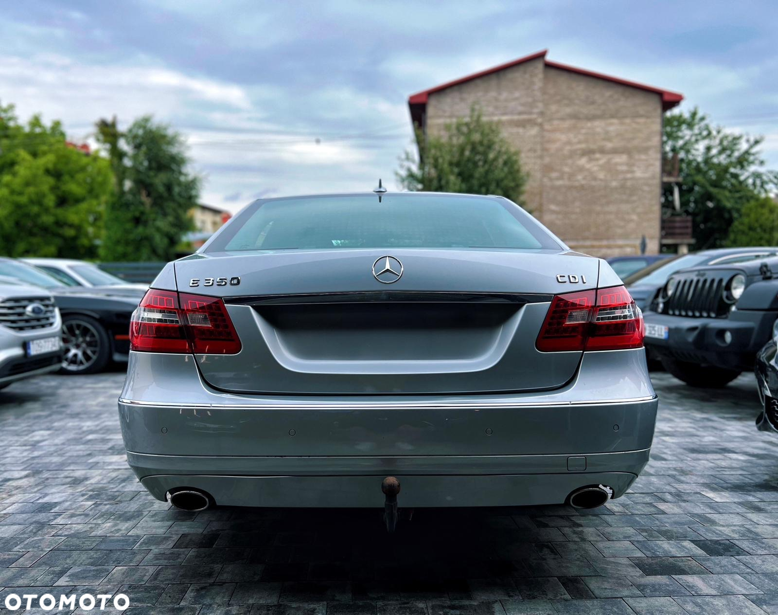 Mercedes-Benz Klasa E 350 CDI BlueEff Avantgarde - 2