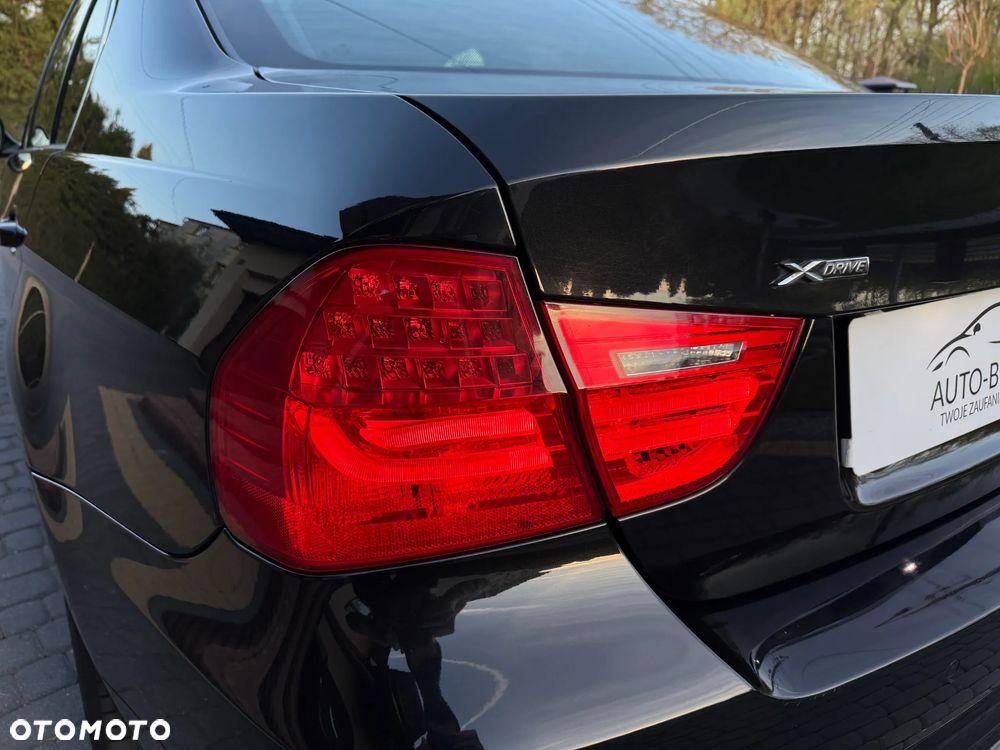 BMW Seria 3 320d xDrive DPF - 15