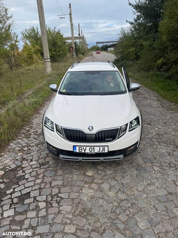Skoda Octavia Combi Diesel 2.0 TDI 4X4 DSG Scout - 15