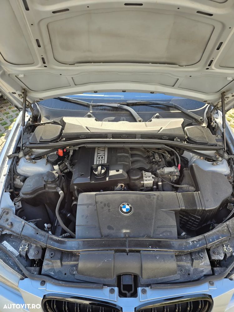 BMW Seria 3 320i - 7