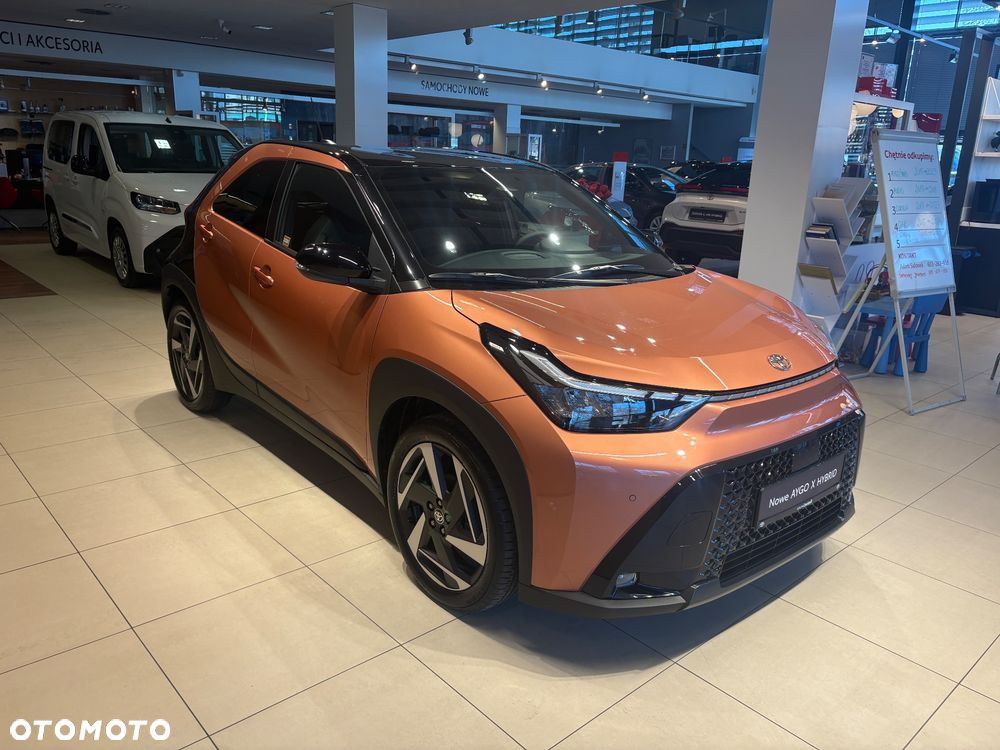 Toyota Aygo X Hybrid 1.5 Style e-CVT - 2