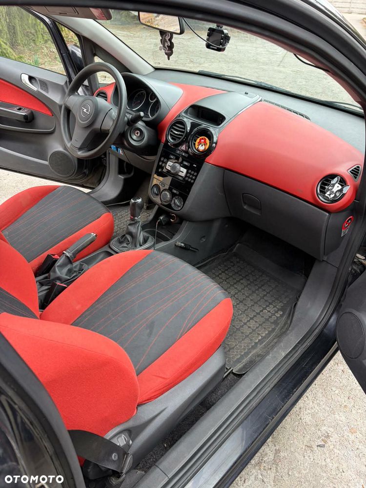 Opel Corsa 1.4 16V Cosmo - 13