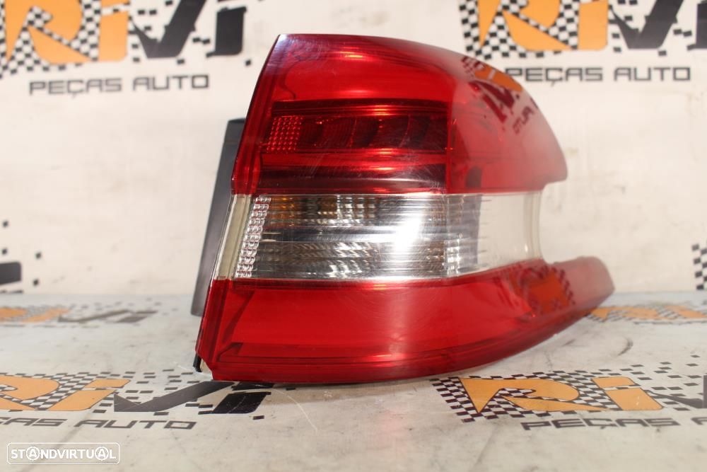 Farolim Direito Peugeot 308 Sw Ii  9678093880 / Carrinha Chassi Pendur - 2