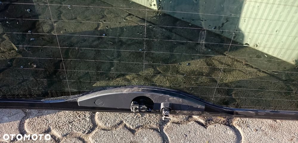 BMW E91 szyba klapy tył tylnej uchylna spoiler lift - 3