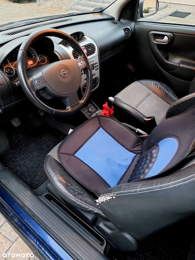 Opel Corsa 1.2 16V Essentia - 3