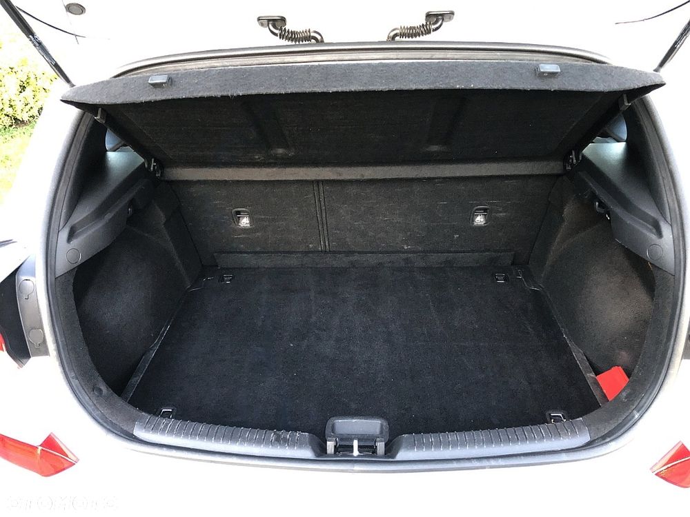 Hyundai i30 1.6 CRDi BlueDrive Comfort DCT - 24