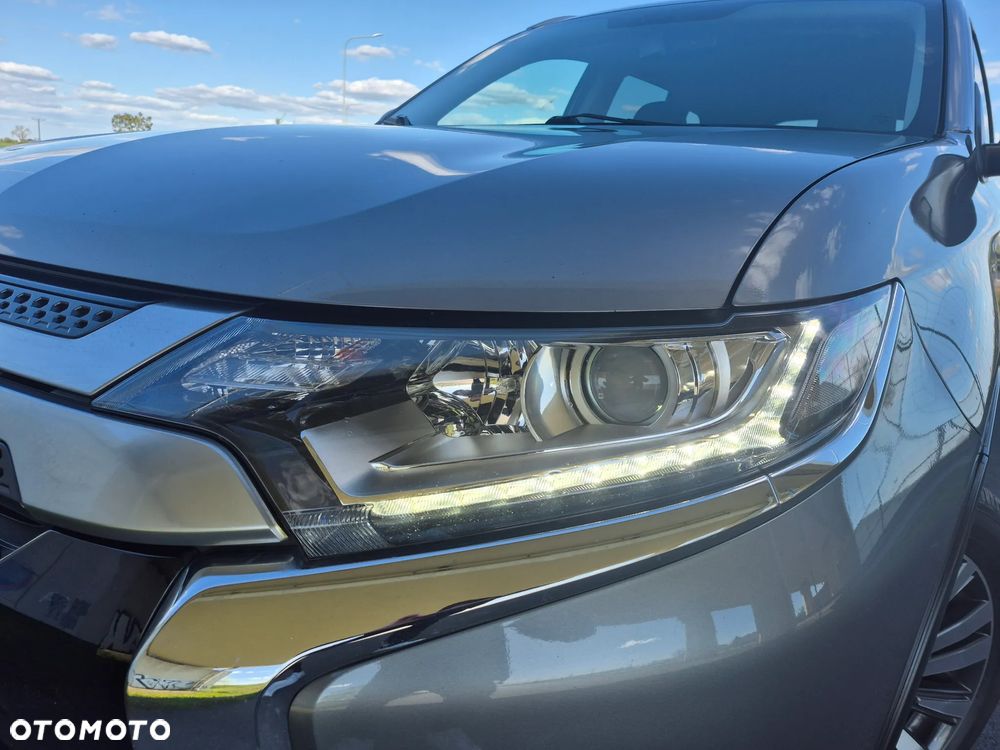 Mitsubishi Outlander - 20