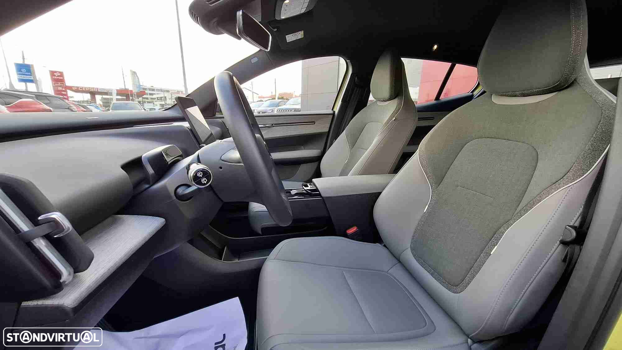 Volvo EX30 69 kWh Single Motor Extended Range Plus - 12