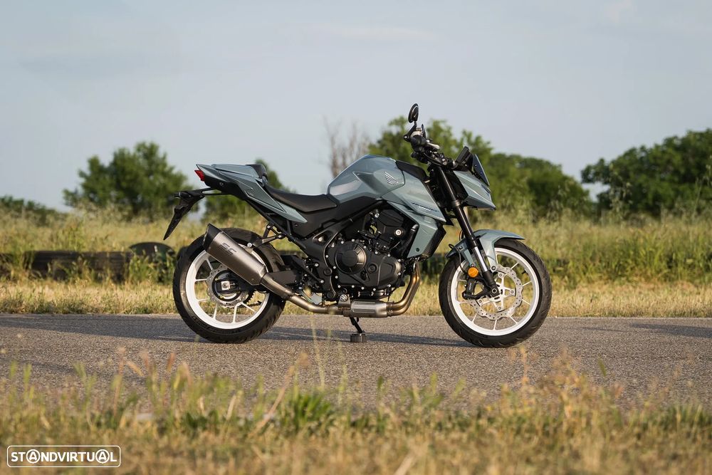 Honda CB  750 Hornet - dream garage