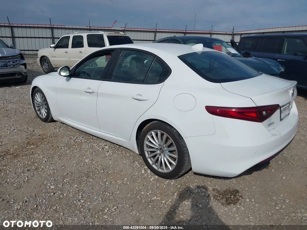 Alfa Romeo Giulia - 6