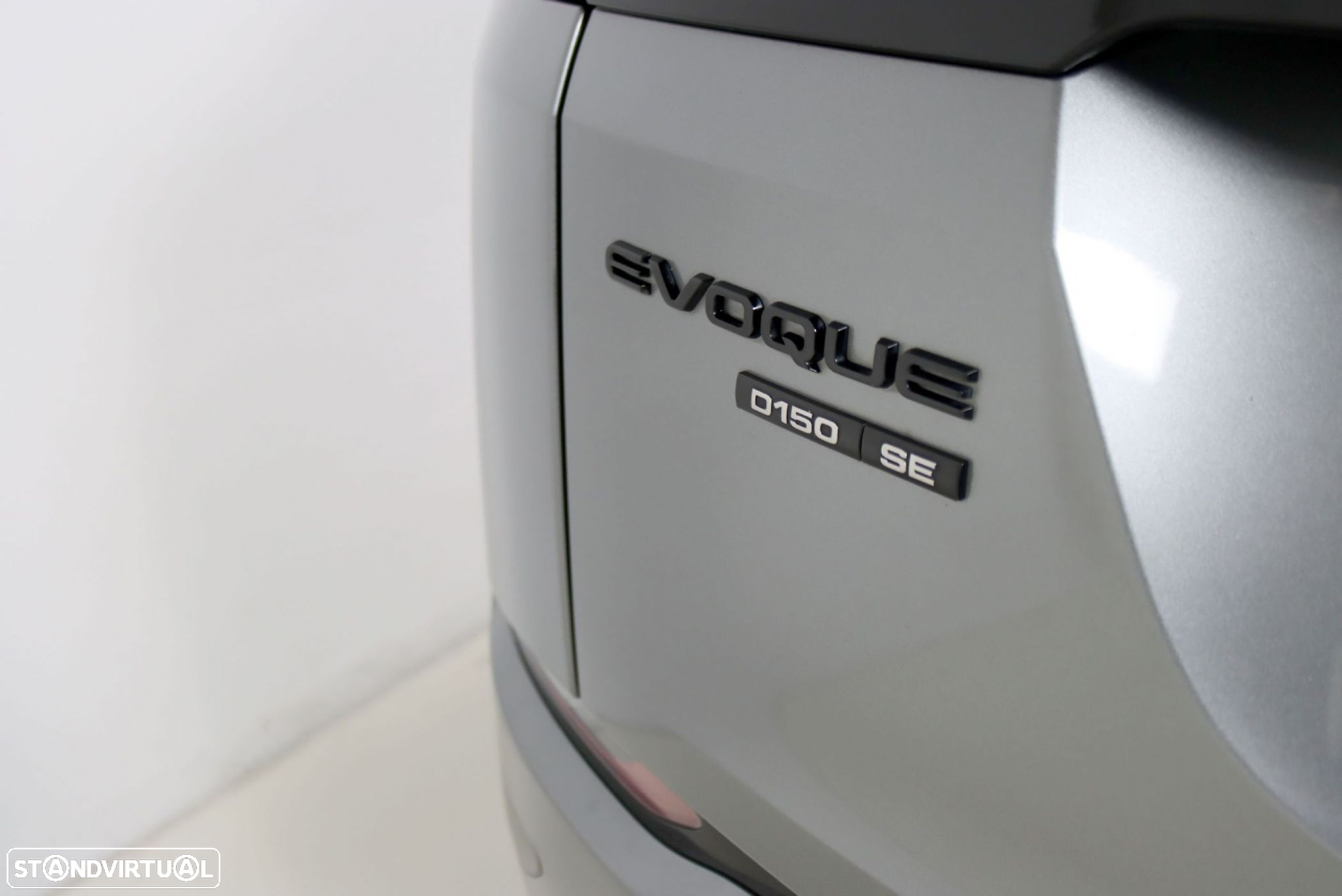 Land Rover Range Rover Evoque 2.0 D150 AWD R-Dynamic SE Auto - 11