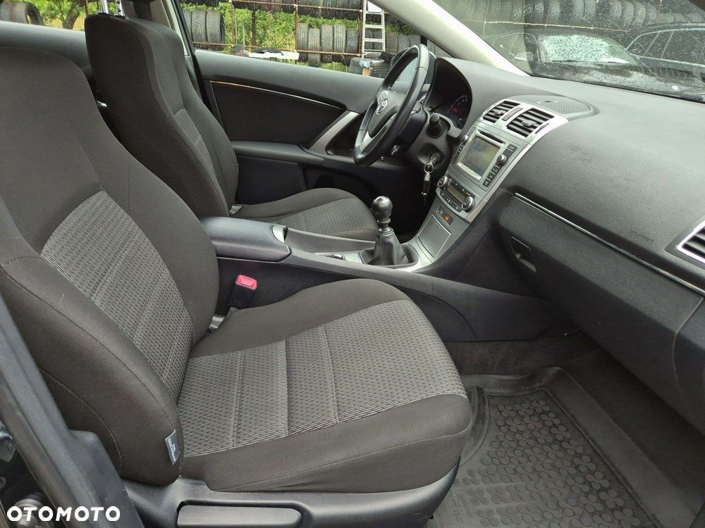 Toyota Avensis - 29