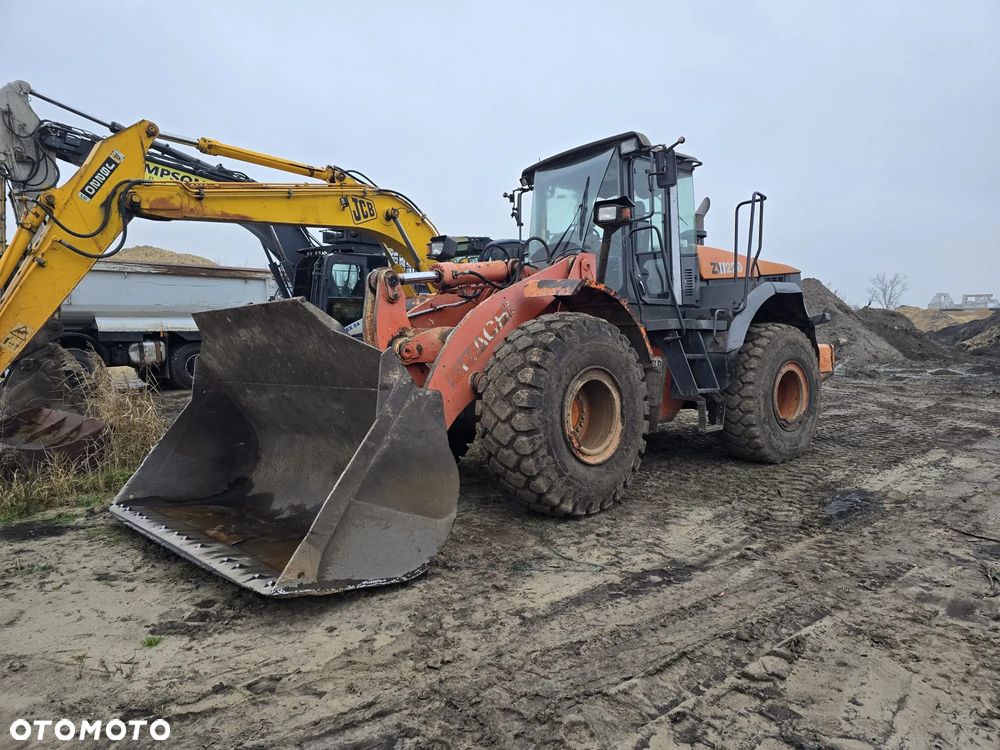 Hitachi ładowarka  Fadroma ZW220 - 2