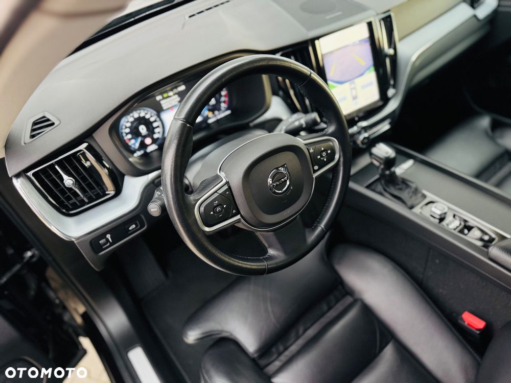 Volvo XC 60 D4 Geartronic Momentum Pro - 27