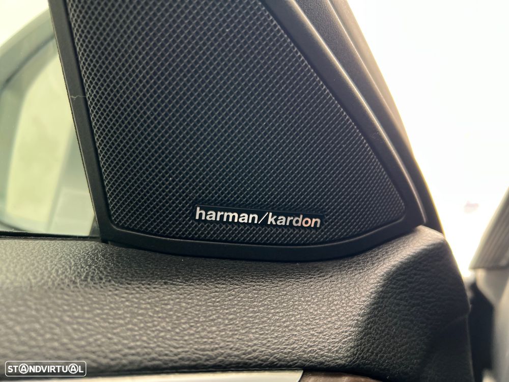 Mercedes-Benz E 200 CGi Avantgarde BlueEfficiency Auto - 34