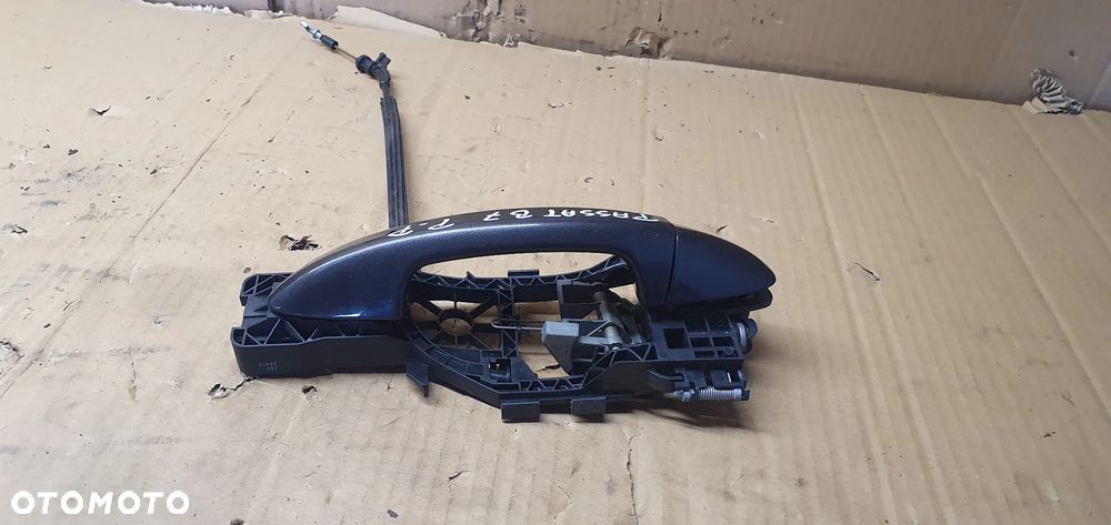 Klamka prawy przód przednia prawa mocowanie VW Passat B7 3C0837886J - 4