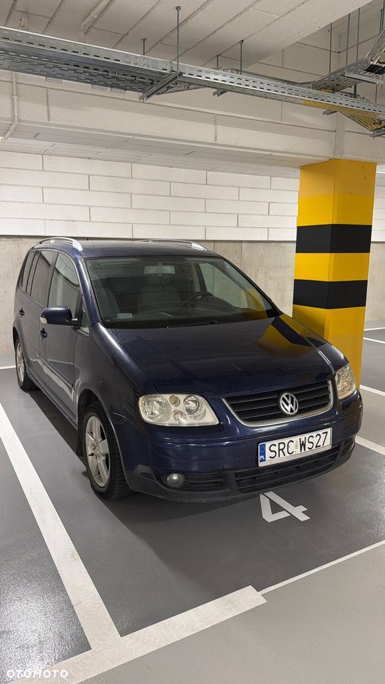 Volkswagen Touran 2.0 TDI Highline - 1