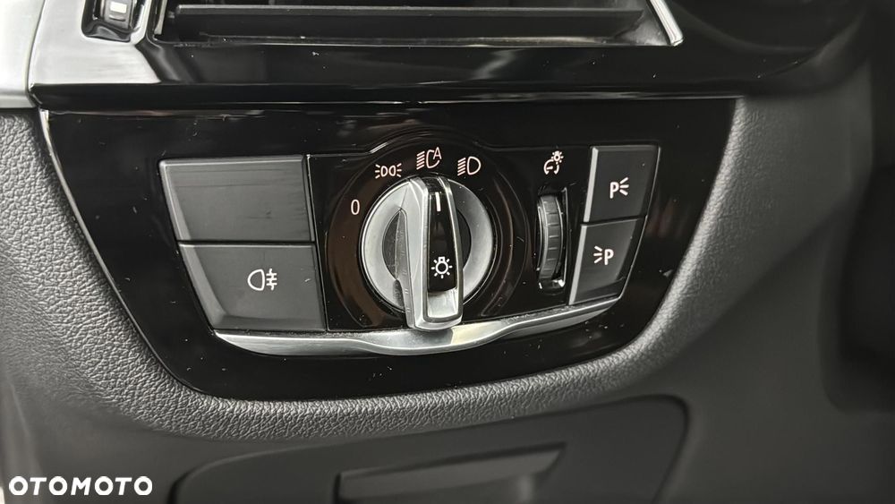 BMW Seria 5 520d mHEV - 30