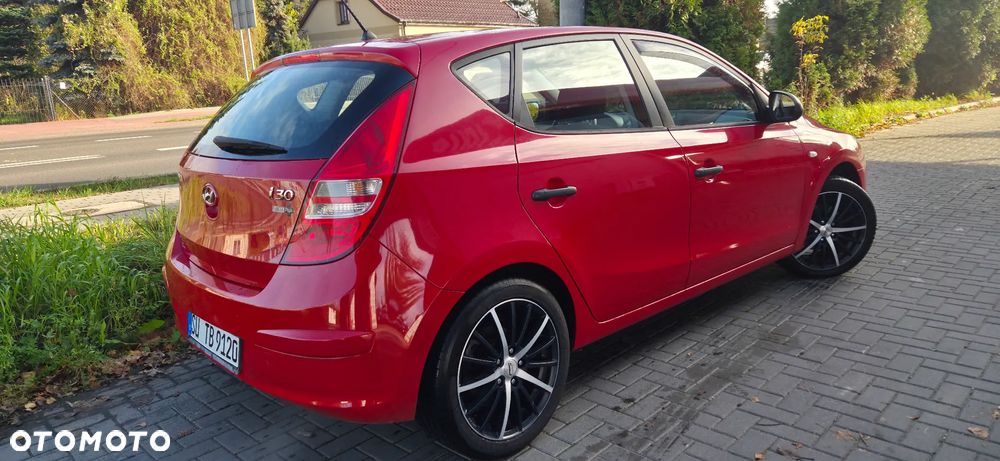Hyundai i30 1.4 Base + - 12
