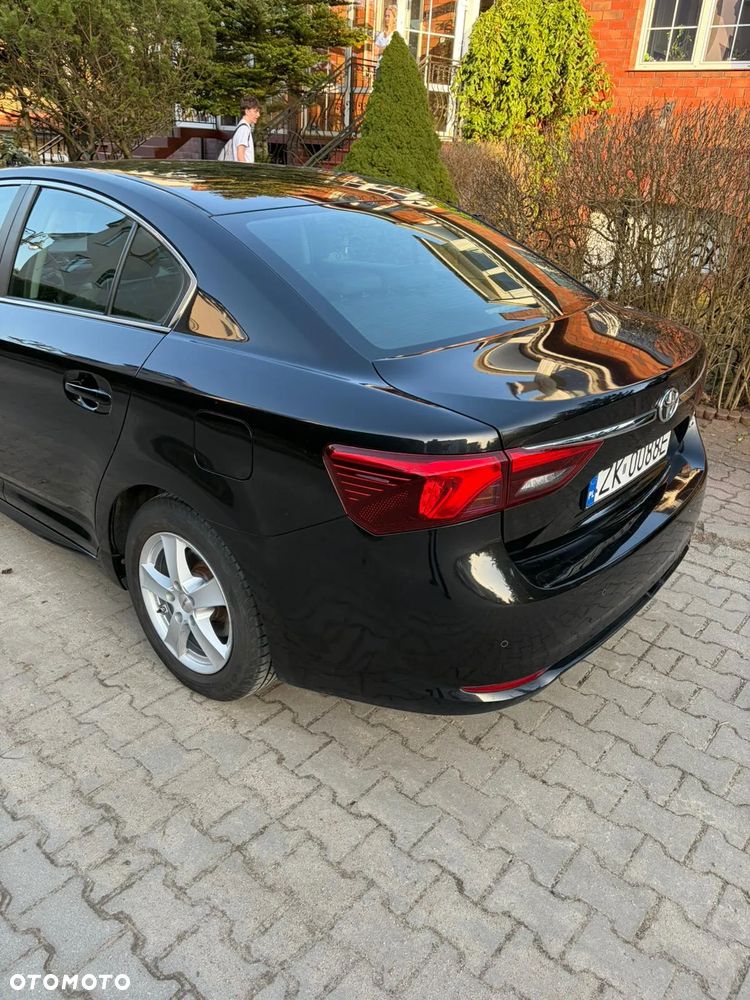 Toyota Avensis 1.6 Active - 13