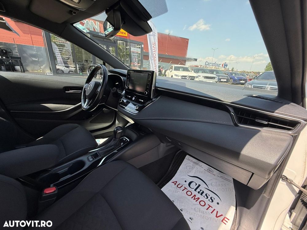 Toyota Corolla 1.8 HSD Business - 17
