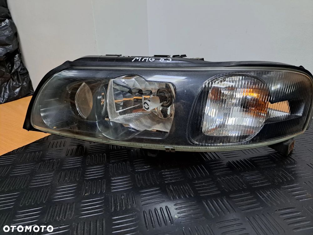 Volvo S60 V70 XC70 LAMPA PRZEDNIA XENON EUROPA LEWA PRZEDLIFT 8693656 - 4