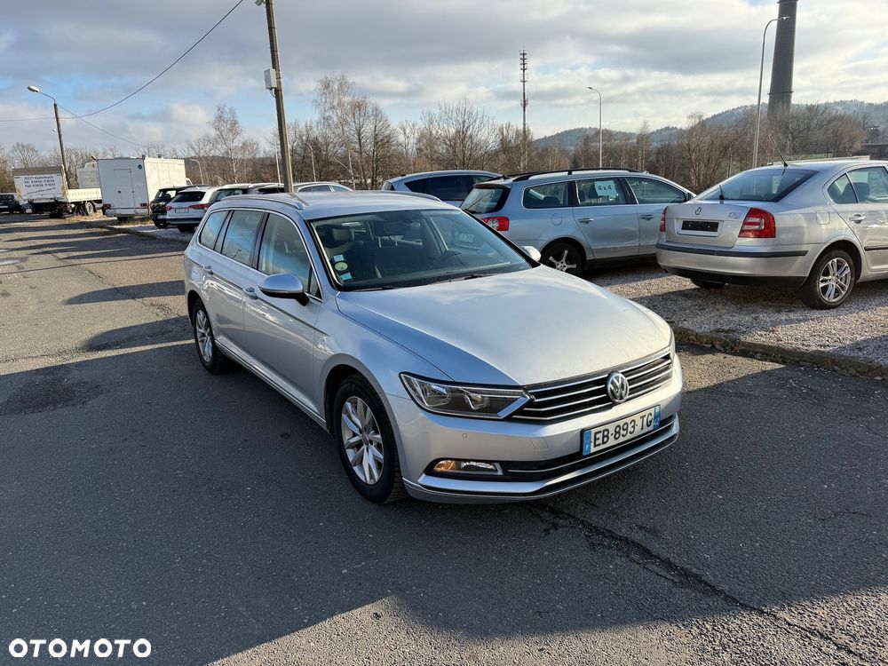 Volkswagen Passat ver-variant-1-6-tdi-scr-dsg-comfortline - 3