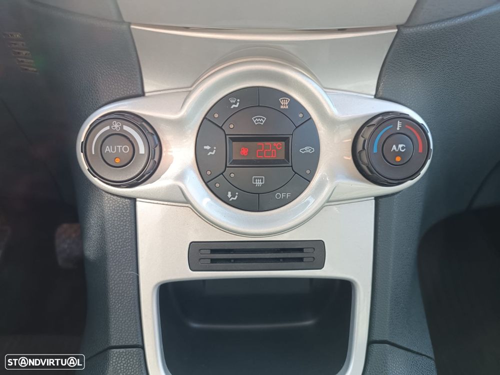Ford Fiesta 1.4 TDCI Titanium - 20