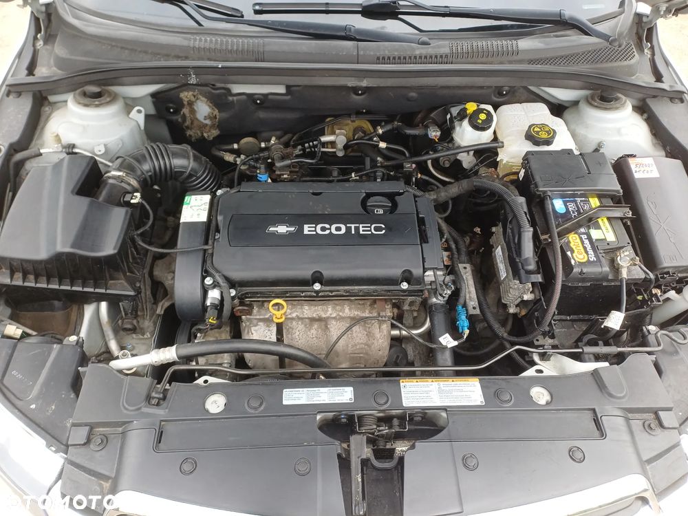 Chevrolet Cruze 1.6 LS+ - 12