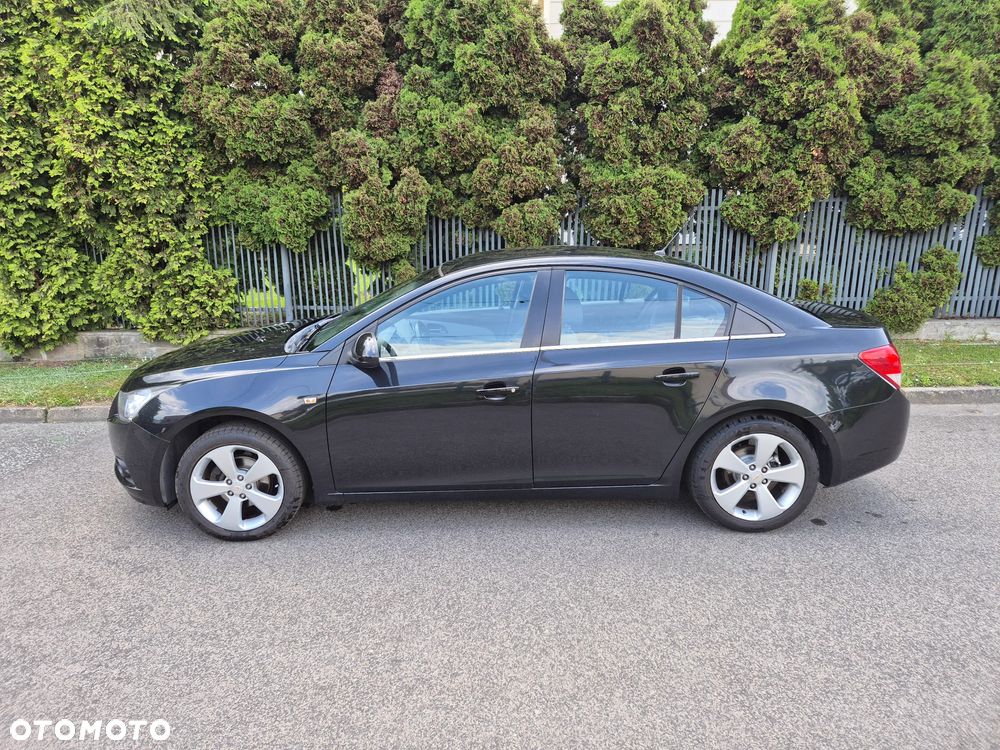 Chevrolet Cruze - 12