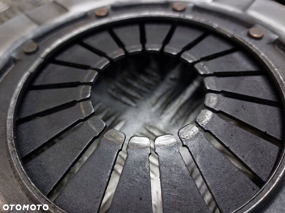 SPRZĘGŁO TARCZA + DOCISK + ŁOŻYSKO OPOROWE KIA BONGO K2700 II 2.7 D - 2