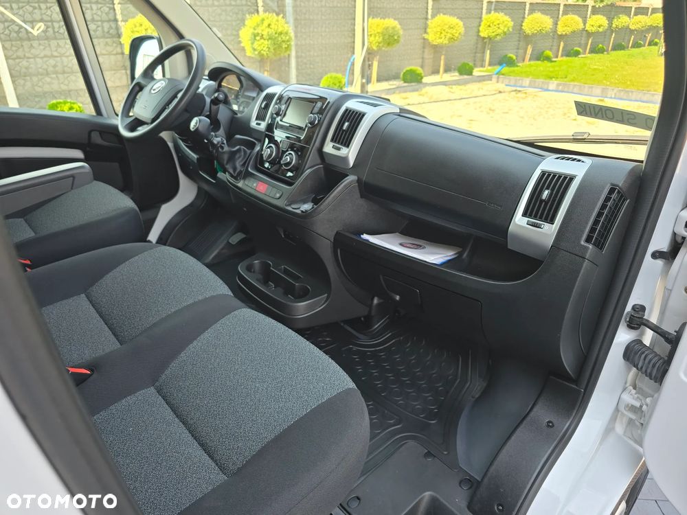 Fiat DUCATO L4H2 MAXI KOŁA16 Cali SILNIK IVECO 2,3 140KM 85 Tyś km SERWIS DO OSTATNIEGO Km ASO FIAT SALON POLSKA BOGATA OPCJA WYPOSAŻENIA  TEMPOMAT KAMERA COFANIA AIR-BAG x2 KLIMA - 32