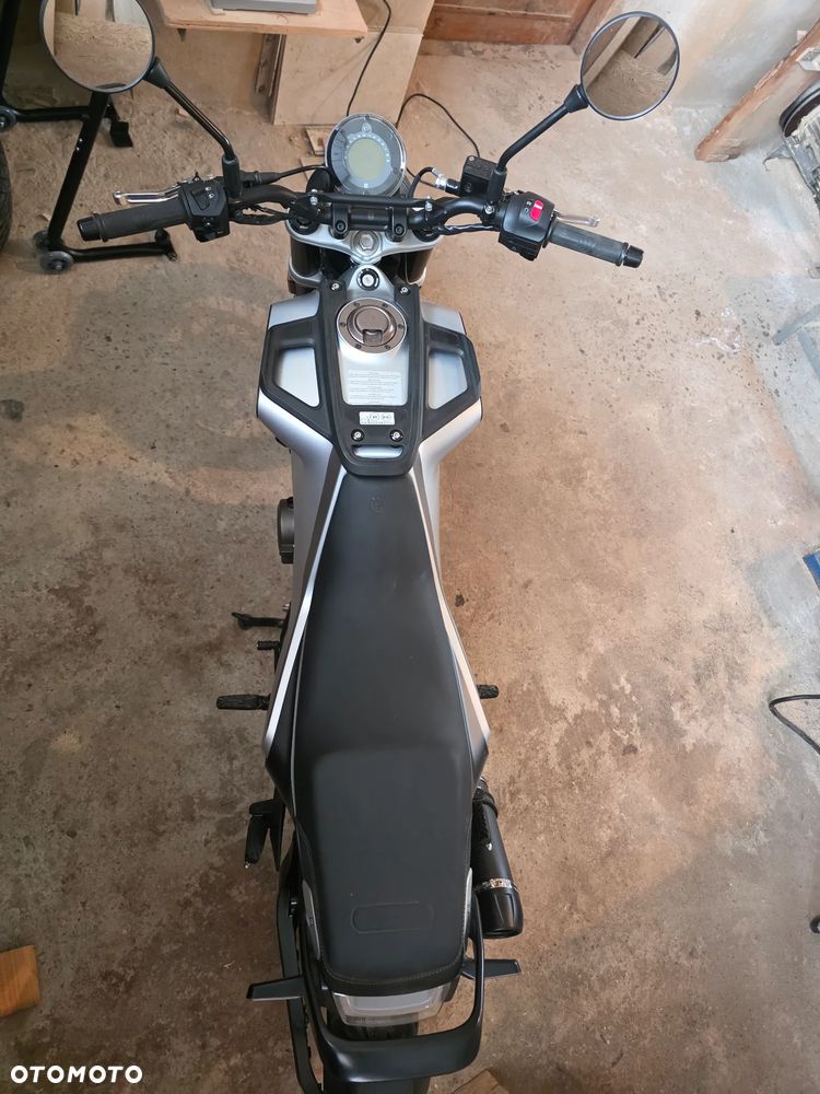 Husqvarna Vitpilen - 8