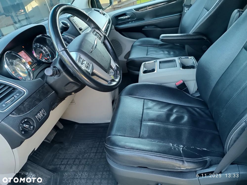 Chrysler Town & Country 3.6 Touring - 15